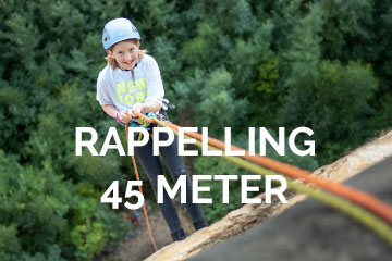 Rappelling 44 meter